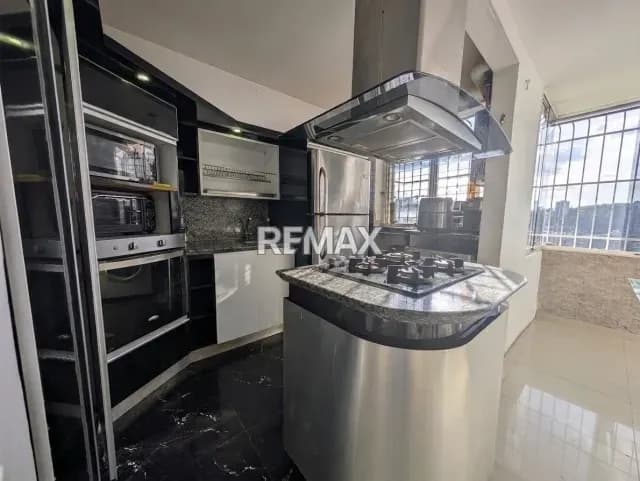 BARUTA APARTAMENTO REMODELADO EN VENTA 2H2B2P 62M2