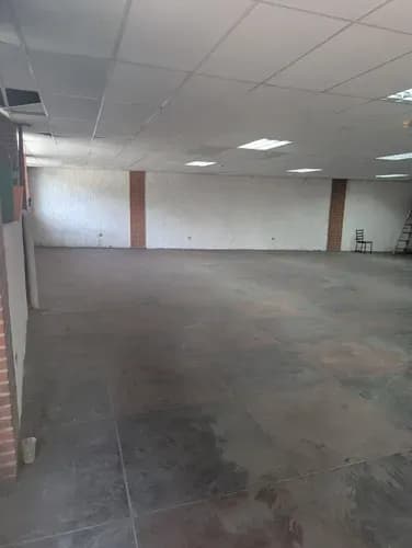 Amplio Local Disponible En Zona Recurrida En La Guaira Unikaref660