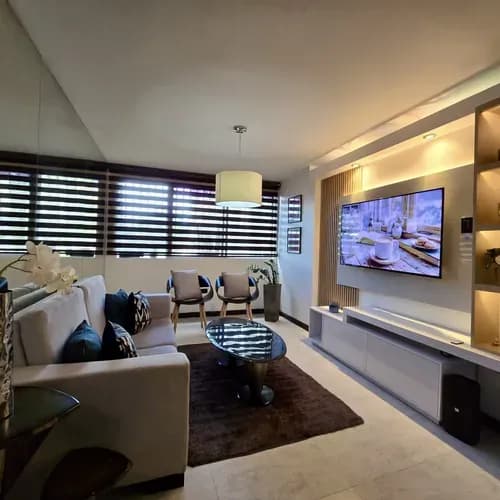 Mch/ Precio Oportunidad | Apartamento Pb Remodelado En Pueblo Nuevo | Av. Principal