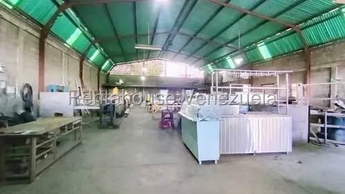 # Galpon Extraordinario, Rafael Gamarra Ofrece En Venta, 2b18059, Con Mas De 400m2, Posee Area De Mezzanina, Deposito, Con Luz Trifasica, Contactame!. Barquisimeto, Av Libertador