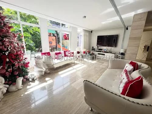 Casa En Venta En Santa Paula, Caracas 26-11288 Y