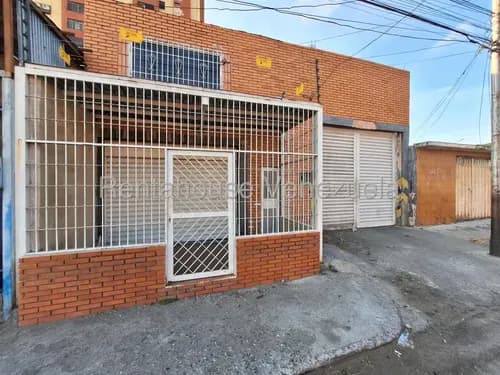 Galpón Con Local En El Centro: Ideal Para Repuestos Y Taller Mecánico @eloisabermudez.rah
