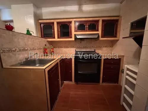 Apartamento En El Este: 3 Dormitorios, Excelente Iluminación Natural Y Ambiente Acogedor @eloisabermudez.rah