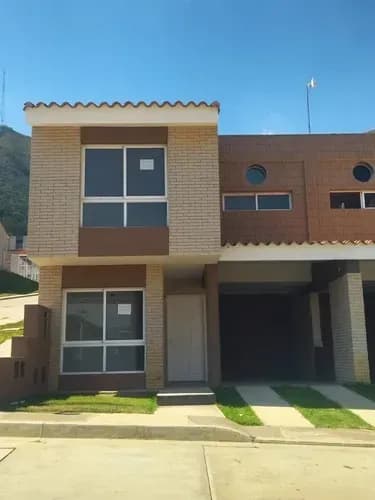 Townhouse En Venta Obra Blanca. San Diego. Res. Cumbres De La Esmeralda (mer)