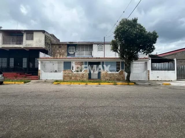EN VENTA CASA EN LA AVENIDA PERIMETRAL DE MICHELENA