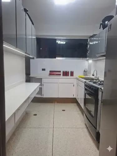 Apartamento Actualizado Y Amoblado En Edificio Con Pozo De Agua Mdominguez