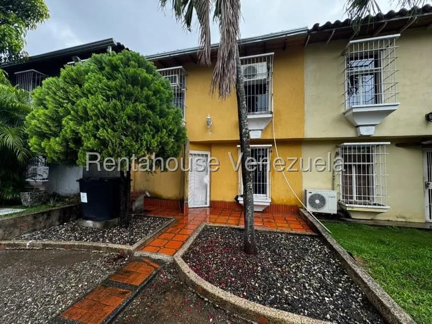 Casa (Multipes Niveles) en Venta en Villa Antigua, Portuguesa