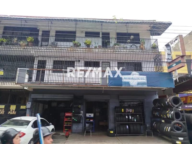Modalidad de Alquiler, Local Comercial en el Edificio Reali, primer piso.