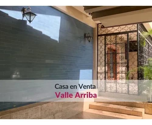 Casa En Venta En La Exclusiva Urb. Valle Arriba ¡una Oportunidad!