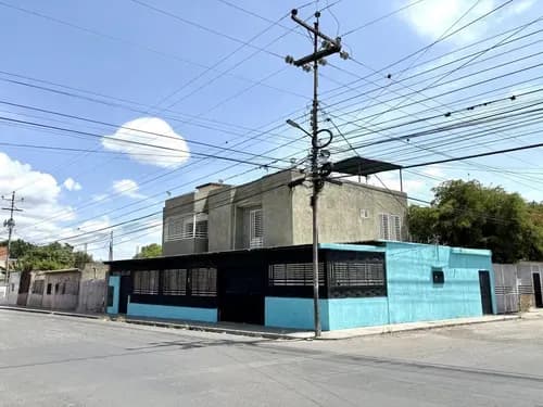 /maria Elena Oropeza/ Vende Oportunidad Única Para Invertir/ Ubicado En Equina/ En Av Principal Edificio Comercial 329 M2 /alto Potencial /con 2 Amplios Locales En Pb / En Zona Oeste, Lara#26-16897/