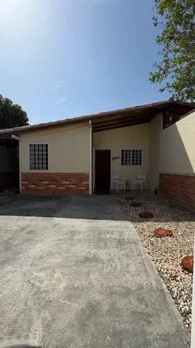 Vendo Casa En Guacara Estado Carabobo Urbanización Tesoro Del Indio Ar19