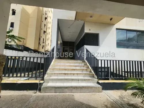 Julio Latouche 26-19852 Apartamento En Venta Casco Central Naguanagua Valencia, Amplio, Cómodo E Iluminado, Piso Medio, Pozo De Agua..