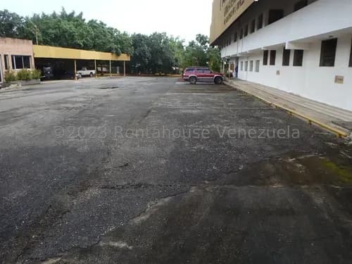 Gran Galpon Industrial-deposito Con Oficinas Administrativas En Venta. Urb. Rio Tuy.