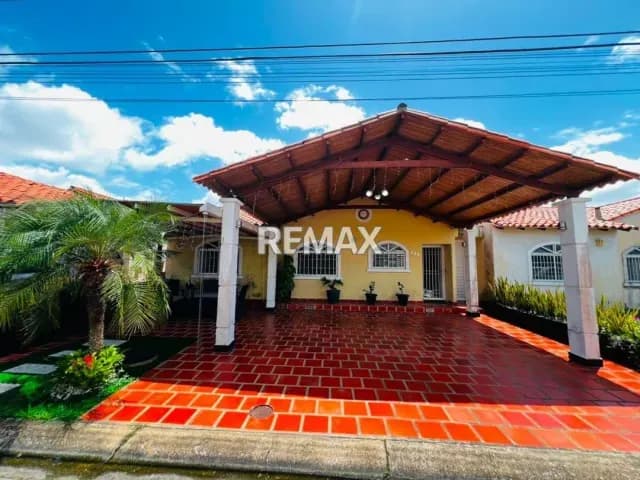 ¡SE VENDE! Hermosa casa ubicada en Terrazas del Norte Guayacan II