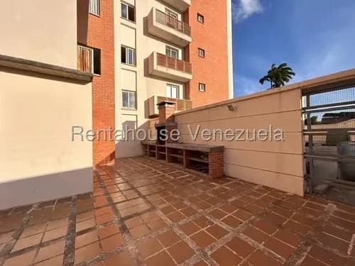 Maria Luisa Mendoza Vende Espectacular Apartamento En Barquisimeto Zona Oeste Con 69m2 En Obra Gris Ideal Para Acondicionar Al Gusto. Contatame 2 6 1 3 6 3 2.