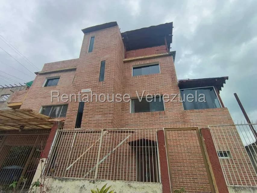 Casa (Multipes Niveles) en Venta en Caicaguana, Distrito Metropolitano