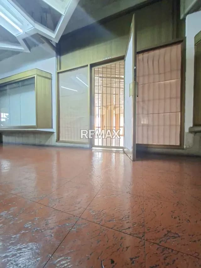 SE ALQUILA OFICINA Comercial PISO 3 Ubicación: Centro Cívico, San Cristóbal.