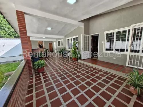 Mmarin Vende Hermosa Casa En El Limon De 260 Mts2 Maracay 25-12356