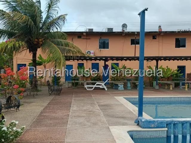 Comercial (Posada) en Venta en Via Curiepe, Miranda
