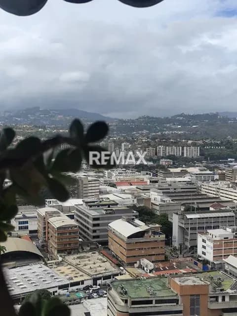 OFICINA REMODELADA A ESTRENAR 65MTS2 CALLE CAPITOLIO AV FCO DE MIRANDA