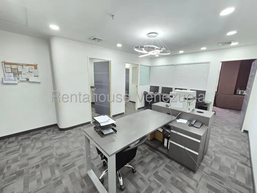 Comercial (Local Comercial) en Alquiler en Prados del Este, Distrito Metropolitano