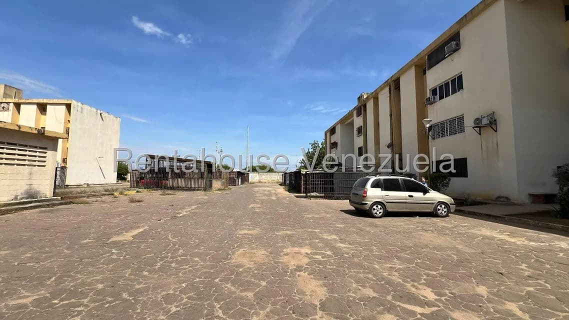 Apartamento (1 Nivel) en Venta en Avenida Goajira, Zulia