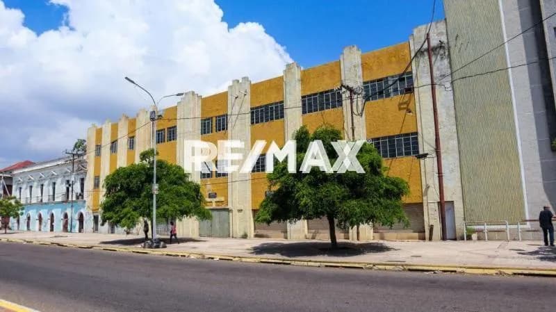 SE ALQUILA EDIFICIO CASA BECKMAN CASCO CENTRAL AVENIDA LIBERTADOR.