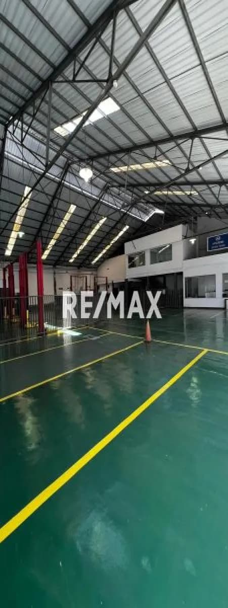 En venta Local para proyectar y realizar cualquier tipo de emprendimiento en zona del centro de Barquisimeto.