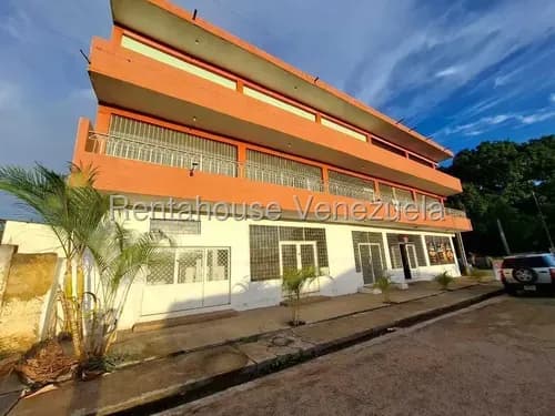 Se Alquila Oficina De 25 Mt2 En El Tigre. Yl