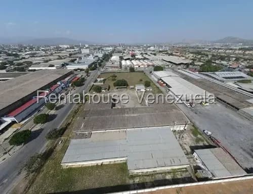 Daniela Linarez Vende Terreno De 16.519 M2 Con 3 Amplios Galpones, Tanque Subterráneo, Gas Por Tubería, 4 Baños, Zona Industrial 1 Barquisimeto