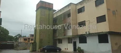 Maria Luisa Mendoza Vende Bello Apartamento En Pleno Centro De Barquisimeto, En Optimas Condiciones, Con Todos Los Servicios Basicos, Contactame! 2 6 1 7 4 9 0.