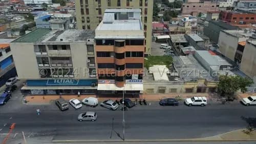 Raiza Suarez Vende Extraordinario Edificio En Pleno Centro De Barquisimeto,- 2 4 2 1 2 5 7-, Posee 4 Pisos, Azotea, Sótano Con Deposito, Locales Comerciales, Oficinas, Baños, Tanque Subterráneo.....