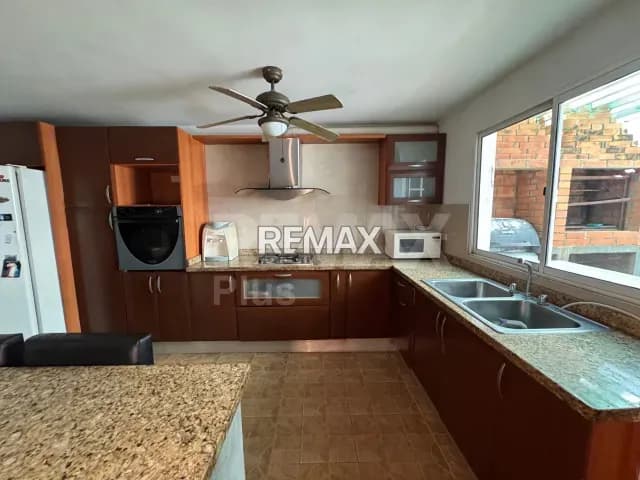 Venta de Townhouse Villa el Bosque , urbanización la Picola