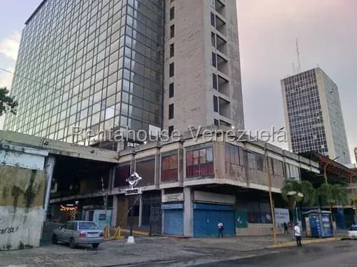 Rosa Espinoza Vende Local Ubicado En Valencia, Av. Bolivar Norte, Tu Marca En Un Punto Icónico 103 M2 Con Máxima Visibilidad Y Flujo Constante. 26-15068 Abril09
