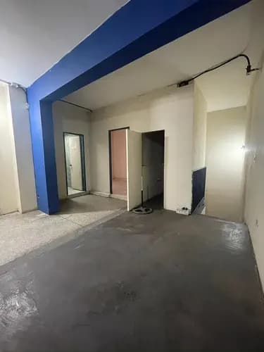 Local En Excelente Zona Comercial Ubicado En Av. Las Ferias Santa Rosa. Asesor Julian Acosta