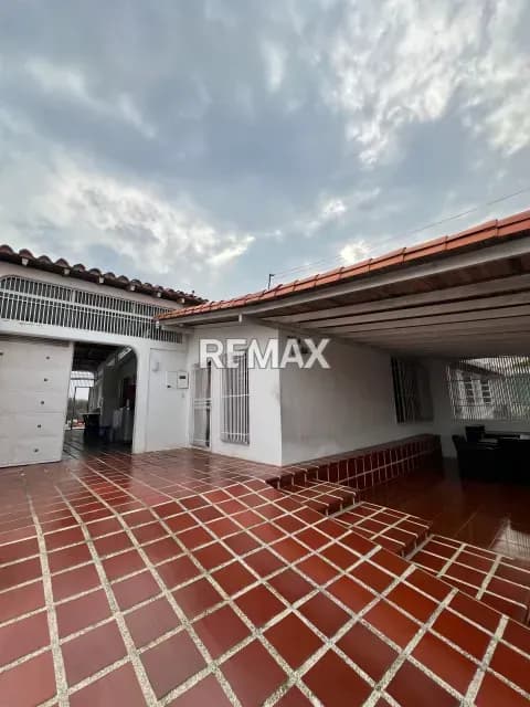 EN VENTA HERMOSA CASA EN CABUDARE, URBANIZACIÓN ALMARIERA