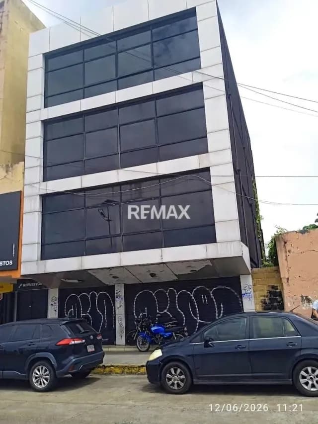 EN VENTA EDIFICIO UBICADO EN LA AV JUNCAL, SECTOR CENTRO. MATURÍN-MONAGAS