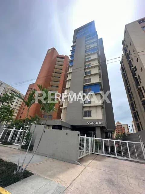 APARTAMENTO EN VENTA EN EDIFICIO OCEANÍA ZONA ESTE EN MARACAIBO