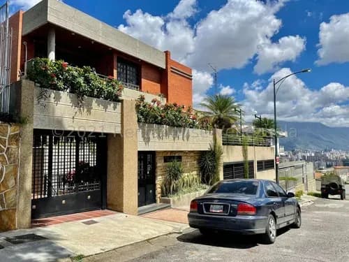 Casa Amoblada Parcialmente En Venta Lista Para Habitar En Colinas De Vista Alegre, 982m2, 5h, 9b, 7p, Terraza, Jardín, Parrillera, Salón, Calle Cerrada, Vigilancia 24h, Mls #26-9798 Bm