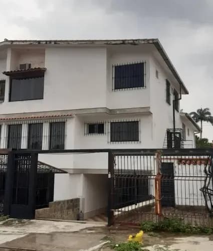 Pgm Vende Casa / Apartamento Urb. Parque Trigal / Trigal Norte Carabobo