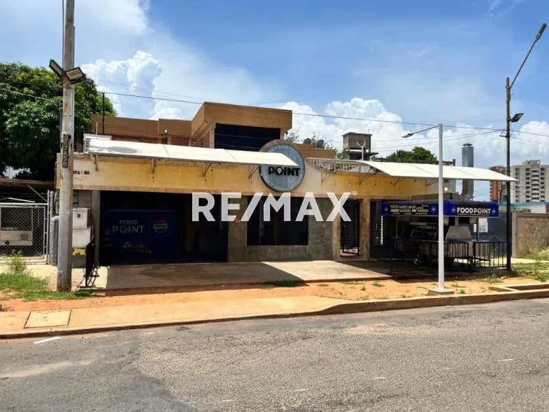 Restaurante en av. 11, Tierra Negra