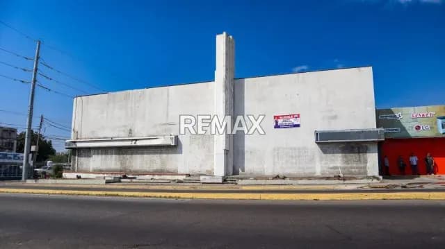EN ALQUILER LOCAL COMERCIAL