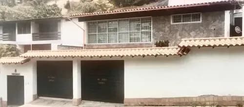 Vendo Quinta En Prados Del Este 5 Niveles Totalmente Amoblada