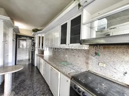 Apartamento En Venta Av. Victoria Resd Torre 2000 La Victoria 26-9549 Avel