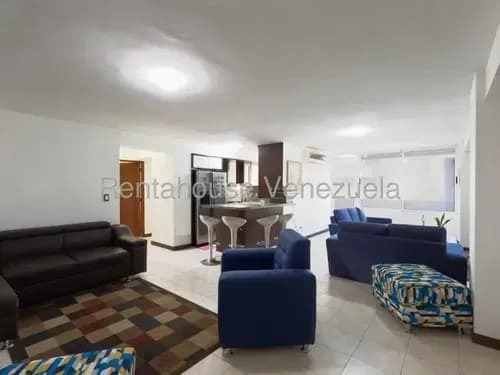 Excelente Apartamento De 121m² En El Triángulo Del Este: Edificio De Data Reciente Con Planta Eléctrica Total, Balcón Y 2 Puestos Techados @eloisabermudez.rah