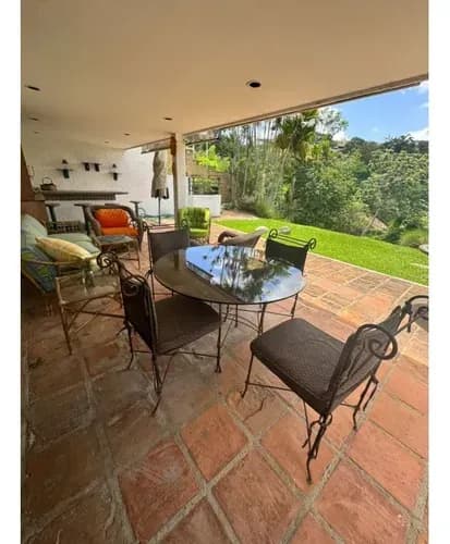 Vendo Casa En Calle Cerrrada De 587m2 T. En Charallavito