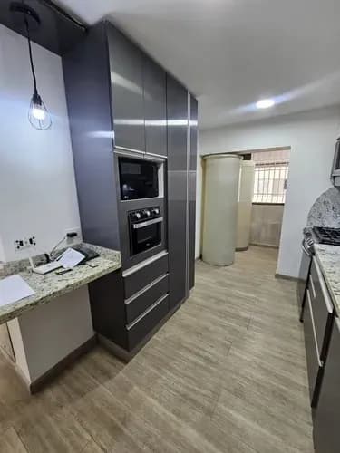 Apartamento Venta En Emergencia Paraiso Hermosa Cocina 3 Habitaciones, 2 Bellos Baños Excelente Oportunidad 1 Estacionamiento, Áreas Sociales
