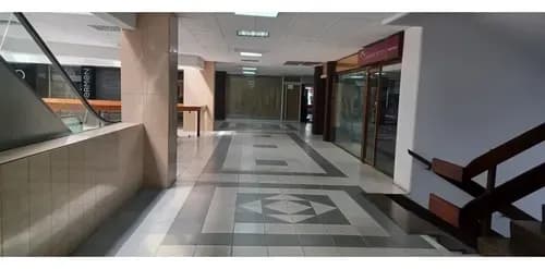Alquilo Local Comercial 110m2 C. C. Concresa Prados Del Este 5178