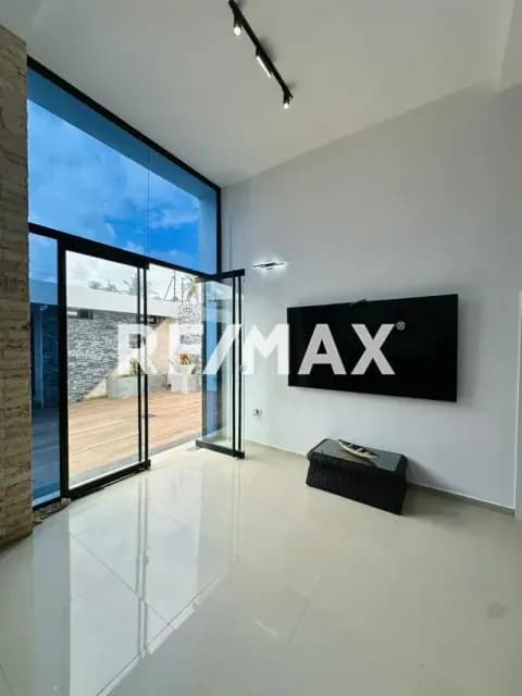 EN VENTA THOWNHOUSE EN CONJUNTO CASAS DEL MAR, EXCLUSIVO Y MODERNO.
