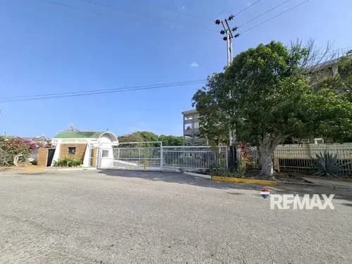 Re/max 2 Mil Vende Apartamento, En Urbanización Playa Moreno, Edificio Carimar Club, Nueva Esparta, Isla De Margarita